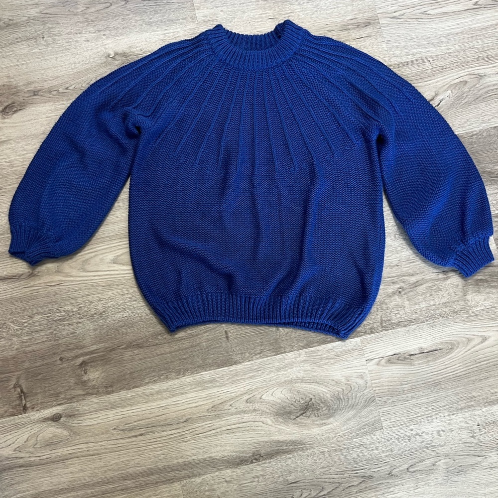 UmGee Beautiful Blue Sweater size S